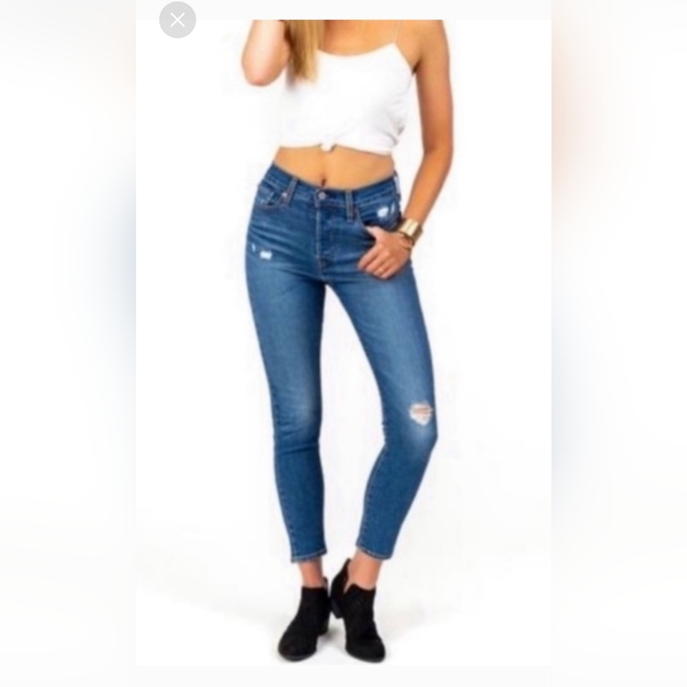 Levi's Wedgie Skinny Jeans Size 28 Distressed Excellent